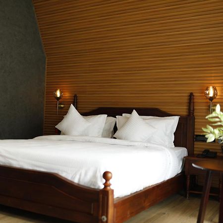 Leela'S 7Th Heaven Resort & Spa Trikunnapuzha Екстер'єр фото