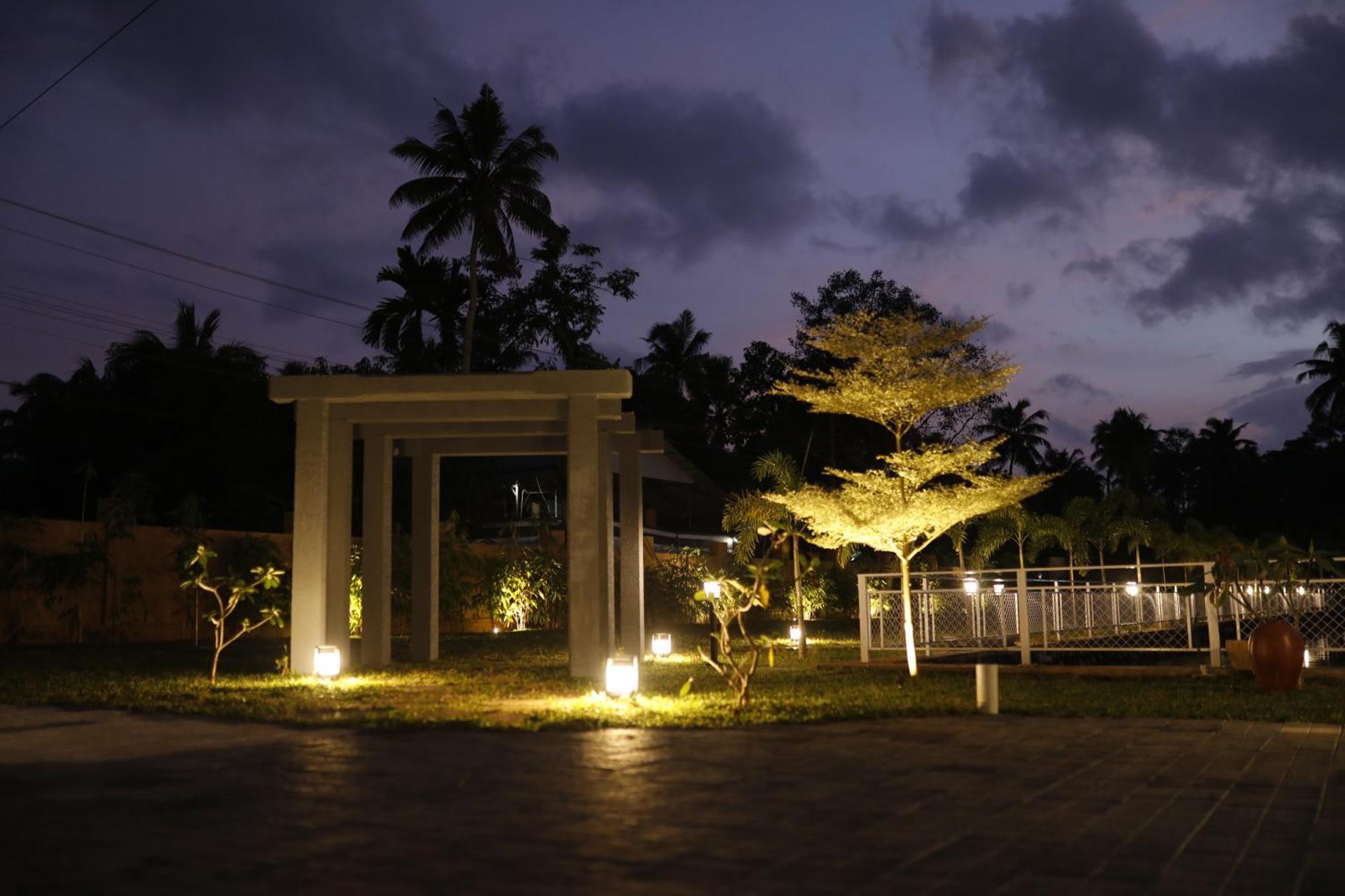 Leela'S 7Th Heaven Resort & Spa Trikunnapuzha Екстер'єр фото