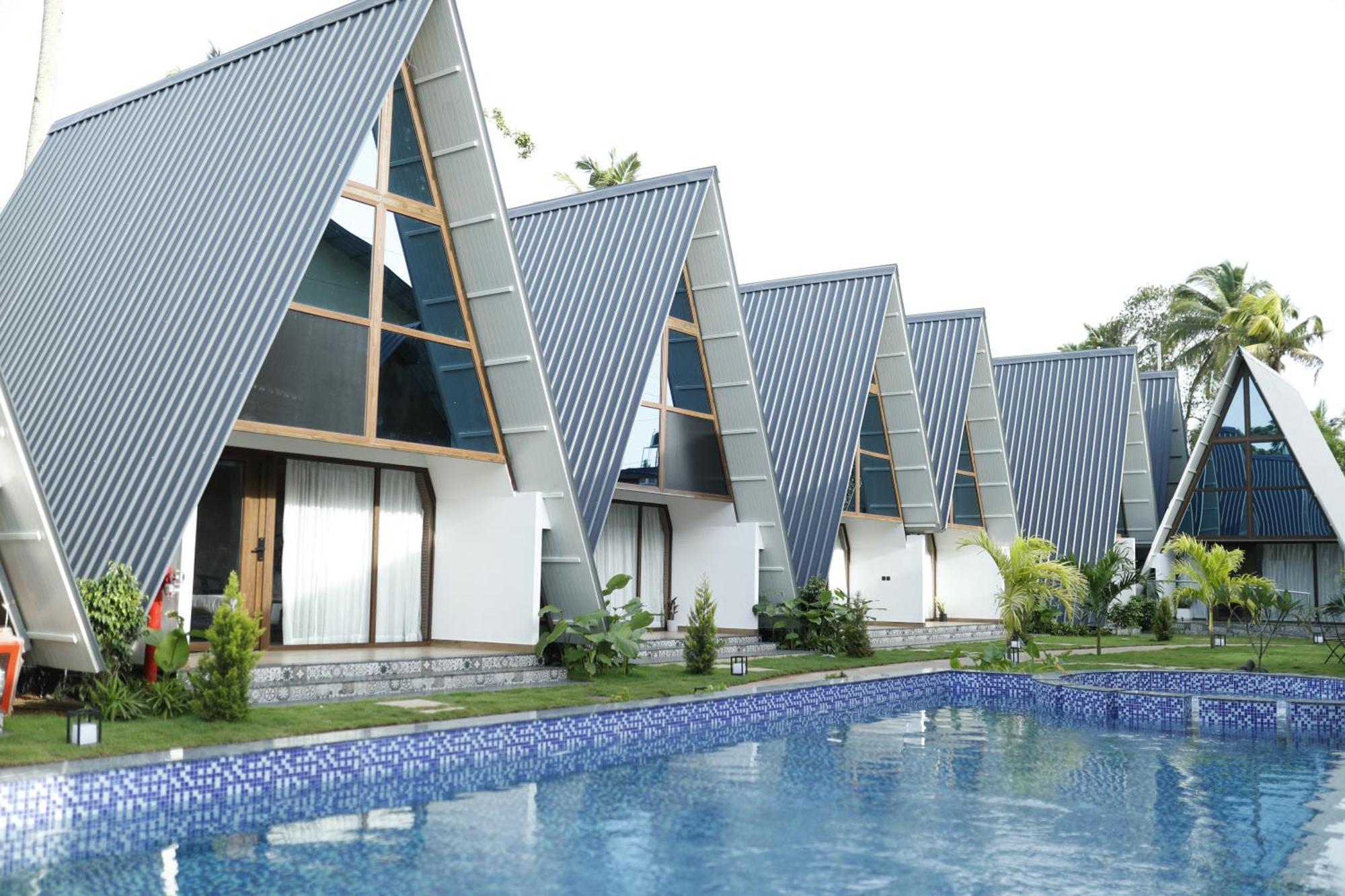 Leela'S 7Th Heaven Resort & Spa Trikunnapuzha Екстер'єр фото